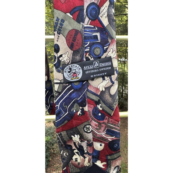 MICKEY & Co - Vtg Red Blue Retro Disney Van Heusen Atlas Design Silk Neck Tie - Picture 5 of 8